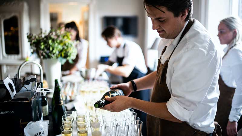 ONTARIO 🧑🔎 25,000 Jobs by 2025: Food and Beverage Ontario Launches Recruitment Campaign for The Province's Food and Beverage Processing Industry Workforce 🥘☕