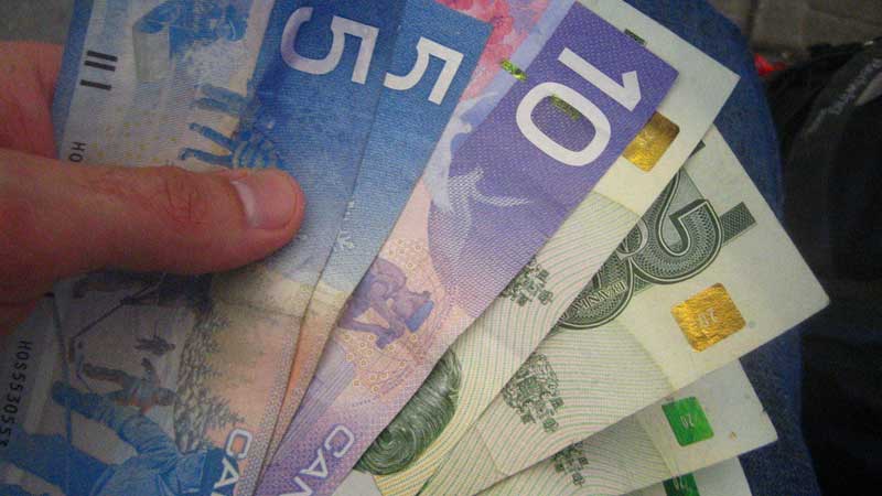 💵Canadians Double Down on Financial Discipline Amid Economic Uncertainty: CIBC Poll